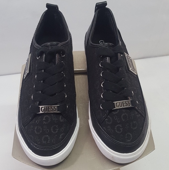 Womens Guess Sneakers (size 6.5) NICE! - Picture 3 of 7